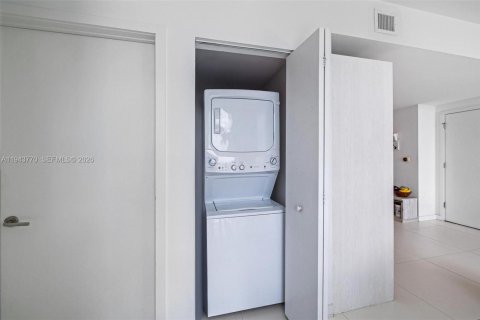 Купить кондоминиум в Майами, Флорида 2 спальни, 87.7м2, № 2062093 - фото 18