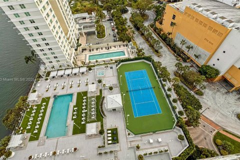 Condo in Miami, Florida, 1 bedroom  № 1863436 - photo 3