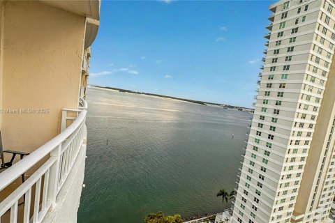 Condo in Miami, Florida, 1 bedroom  № 1863436 - photo 4
