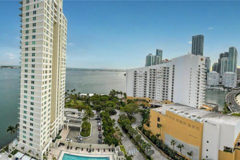 Condo in Miami, Florida, 1 bedroom  № 1863436 - photo 5