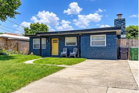 House in Tampa, Florida 3 bedrooms, 148.83 sq.m. № 2394355