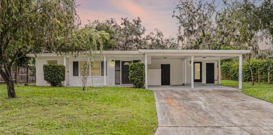 House in Temple Terrace, Florida 3 bedrooms, 143.63 sq.m. № 1913205