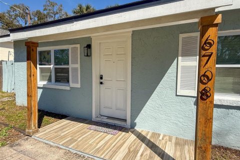 House in Tampa, Florida 3 bedrooms, 75.99 sq.m. № 1569316 - photo 3