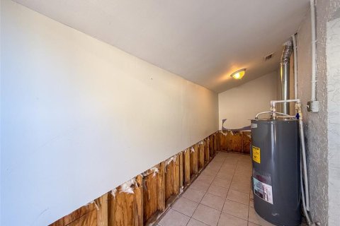 House in Tampa, Florida 3 bedrooms, 75.99 sq.m. № 1569316 - photo 14