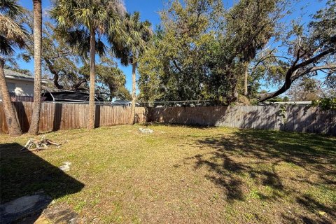 House in Tampa, Florida 3 bedrooms, 75.99 sq.m. № 1569316 - photo 15