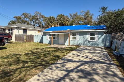 House in Tampa, Florida 3 bedrooms, 75.99 sq.m. № 1569316 - photo 2