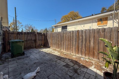 House in Tampa, Florida 3 bedrooms, 75.99 sq.m. № 1569316 - photo 12