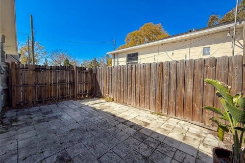 House in Tampa, Florida 3 bedrooms, 75.99 sq.m. № 1569316 - photo 20