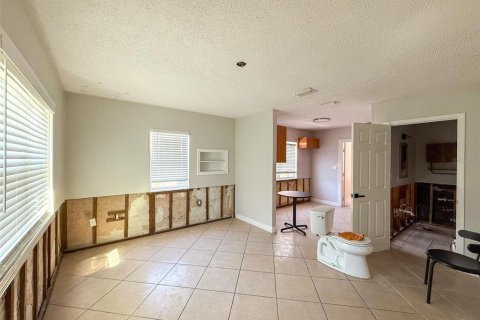 House in Tampa, Florida 3 bedrooms, 75.99 sq.m. № 1569316 - photo 4