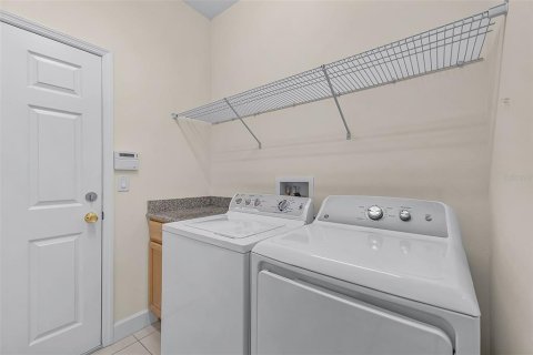 House in Sun City Center, Florida 3 bedrooms, 145.67 sq.m. № 1912139 - photo 14