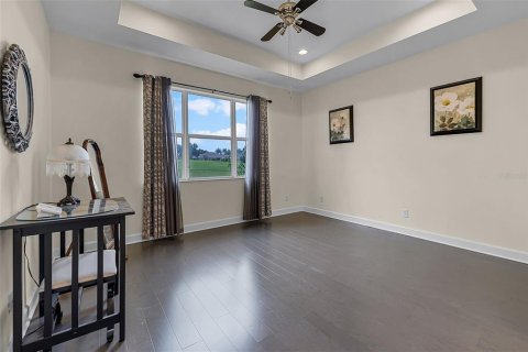 House in Sun City Center, Florida 3 bedrooms, 145.67 sq.m. № 1912139 - photo 5