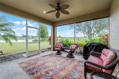 House in Sun City Center, Florida 3 bedrooms, 145.67 sq.m. № 1912139 - photo 2