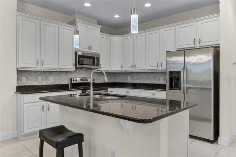 House in Sun City Center, Florida 3 bedrooms, 145.67 sq.m. № 1912139 - photo 3