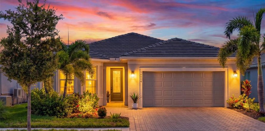 House in Englewood, Florida 2 bedrooms, 158.31 sq.m. № 2152041