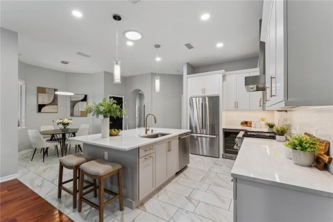 Casa en venta en Orlando, Florida, 4 dormitorios, 235.14 m2 № 2167123 - foto 4