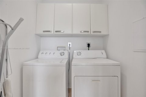 Copropriété à vendre à Sunny Isles Beach, Floride: 3 chambres, 174.01 m2 № 1867653 - photo 15