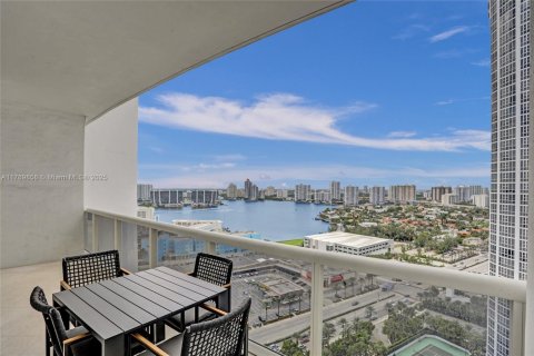 Copropriété à vendre à Sunny Isles Beach, Floride: 3 chambres, 174.01 m2 № 1867653 - photo 26