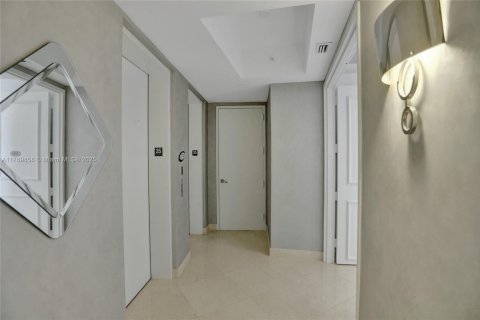Copropriété à vendre à Sunny Isles Beach, Floride: 3 chambres, 174.01 m2 № 1867653 - photo 17
