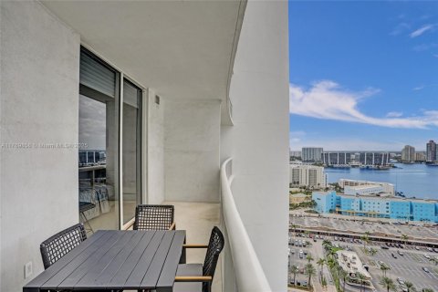 Copropriété à vendre à Sunny Isles Beach, Floride: 3 chambres, 174.01 m2 № 1867653 - photo 27