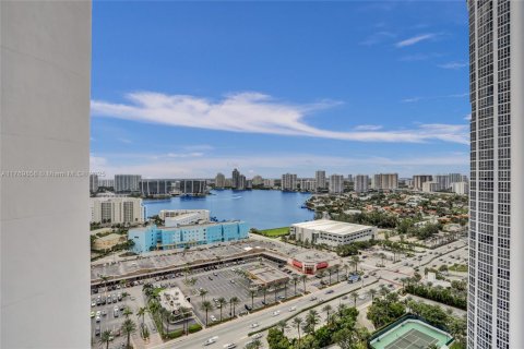 Copropriété à vendre à Sunny Isles Beach, Floride: 3 chambres, 174.01 m2 № 1867653 - photo 29