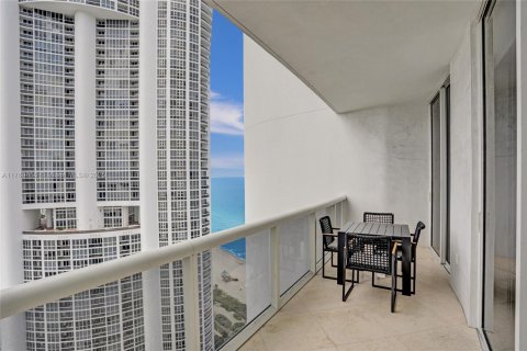Copropriété à vendre à Sunny Isles Beach, Floride: 3 chambres, 174.01 m2 № 1867653 - photo 30