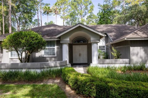 House in Gainesville, Florida 6 bedrooms, 404.22 sq.m. № 1798565 - photo 1