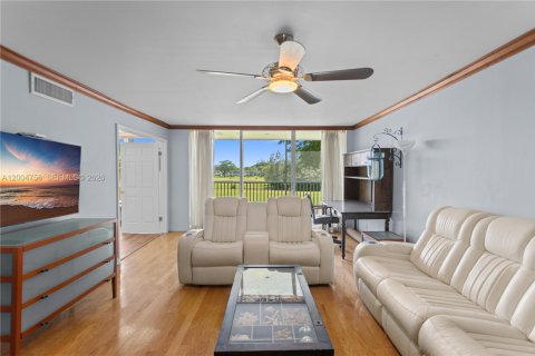 Condo in Pompano Beach, Florida, 2 bedrooms № 2244128 - photo 20