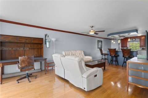Condo in Pompano Beach, Florida, 2 bedrooms № 2244128 - photo 17