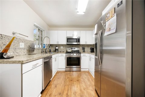 Villa ou maison à vendre à Miami, Floride: 3 chambres, 149.67 m2 № 2010120 - photo 5