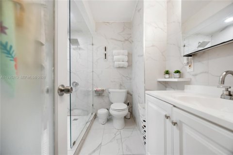 Villa ou maison à vendre à Miami, Floride: 3 chambres, 149.67 m2 № 2010120 - photo 13