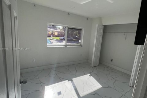 Villa ou maison à vendre à Miami, Floride: 3 chambres, 149.67 m2 № 2010120 - photo 16