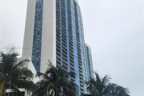 Condo in Miami, Florida, 2 bedrooms  № 1936970