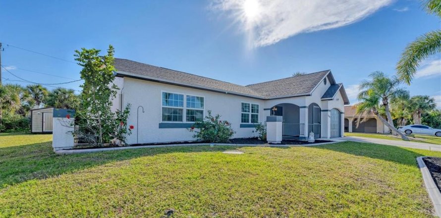 Casa en Port Charlotte, Florida 2 dormitorios, 99.22 m2 № 2131811