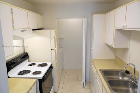 Condominio en venta en Sunrise, Florida, 2 dormitorios, 83.61 m2 № 1874991 - foto 3