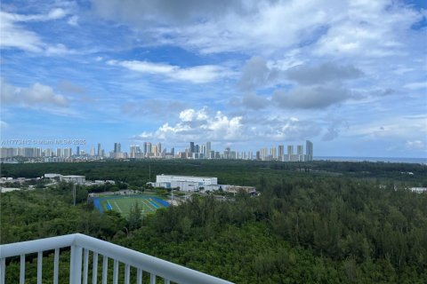 Condominio en venta en North Miami, Florida, 3 dormitorios, 167.32 m2 № 1867996 - foto 3
