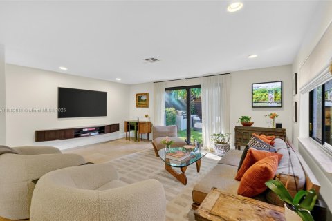 Townhouse in Miami, Florida 3 bedrooms, 163.14 sq.m. № 1942351 - photo 6