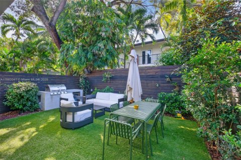 Townhouse in Miami, Florida 3 bedrooms, 163.14 sq.m. № 1942351 - photo 15