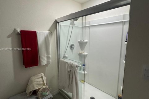 Casa en venta en Ocala, Florida, 3 dormitorios № 1994099 - foto 17