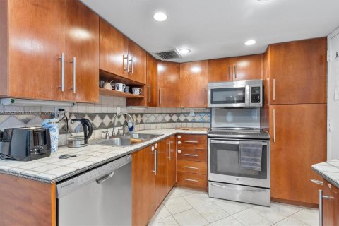 Copropriété à vendre à Sunny Isles Beach, Floride: 1 chambre, 70.79 m2 № 1698285 - photo 21