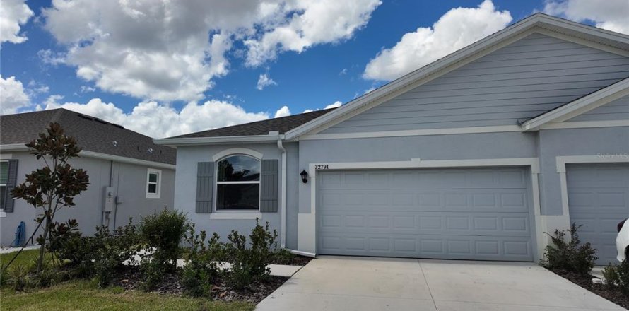 House in San Antonio, Florida 3 bedrooms, 145.3 sq.m. № 2380851
