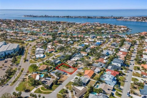 Land in Saint Petersburg, Florida № 2100190