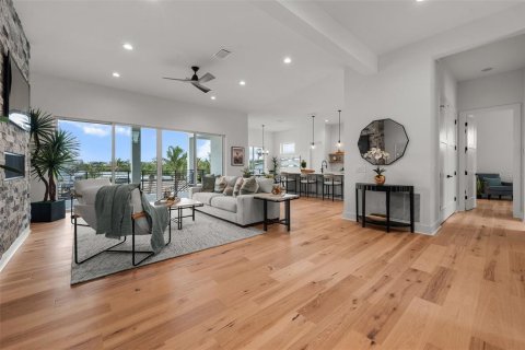 House in Longboat Key, Florida 5 bedrooms, 387.96 sq.m. № 1537951 - photo 13