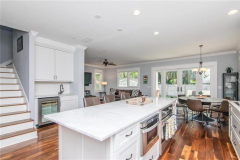 Villa ou maison à vendre à Tampa, Floride: 3 chambres, 210.42 m2 № 2389243 - photo 8