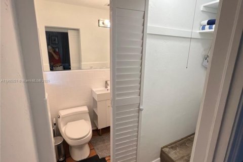 Apartment in Fort Lauderdale, Florida 401.8 sq.m. № 1956131 - photo 5