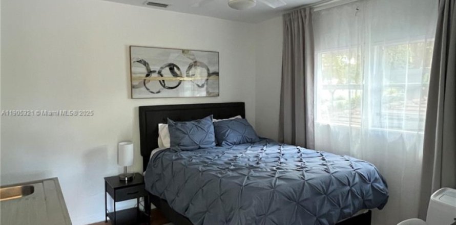 Studio in Fort Lauderdale, Florida № 1956131