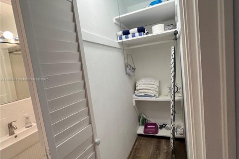 Apartment in Fort Lauderdale, Florida 401.8 sq.m. № 1956131 - photo 6