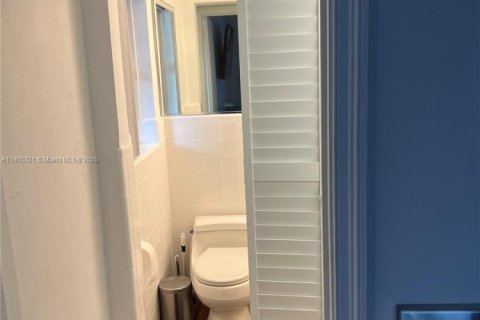 Apartment in Fort Lauderdale, Florida 401.8 sq.m. № 1956131 - photo 4