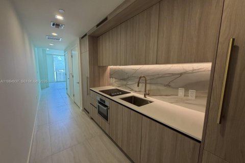 Снять в аренду кондоминиум в Майами, Флорида № 2047532 - фото 2