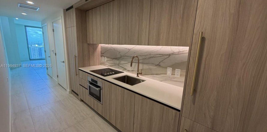 Студия в кондо в Майами, Флорида № 2047532