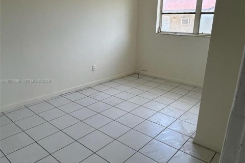 Appartement à louer à Miami, Floride: 2 chambres, 60.39 m2 № 2048090 - photo 5